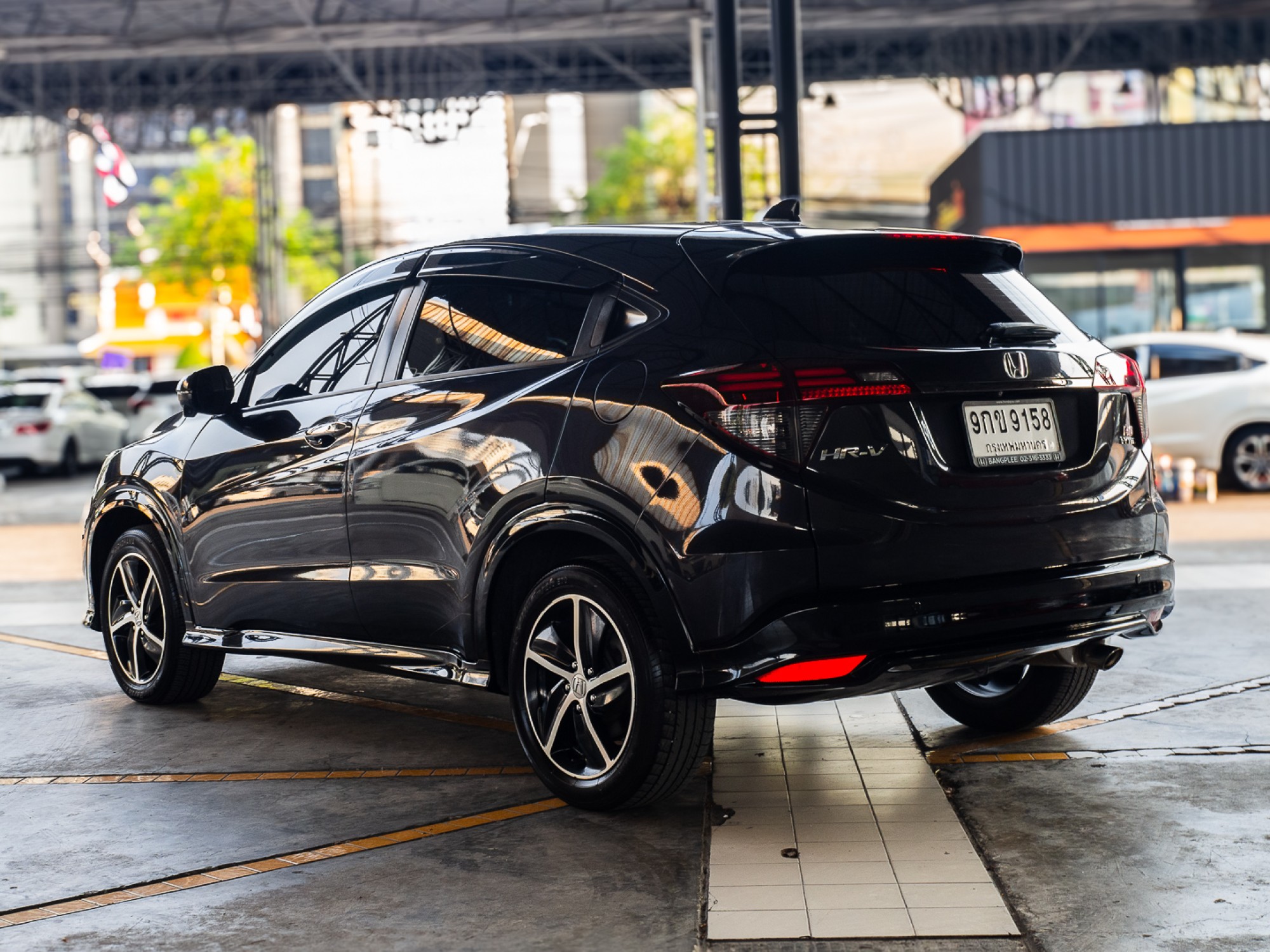 2019 Honda HR-V สีเทา (รูปที่ 5)