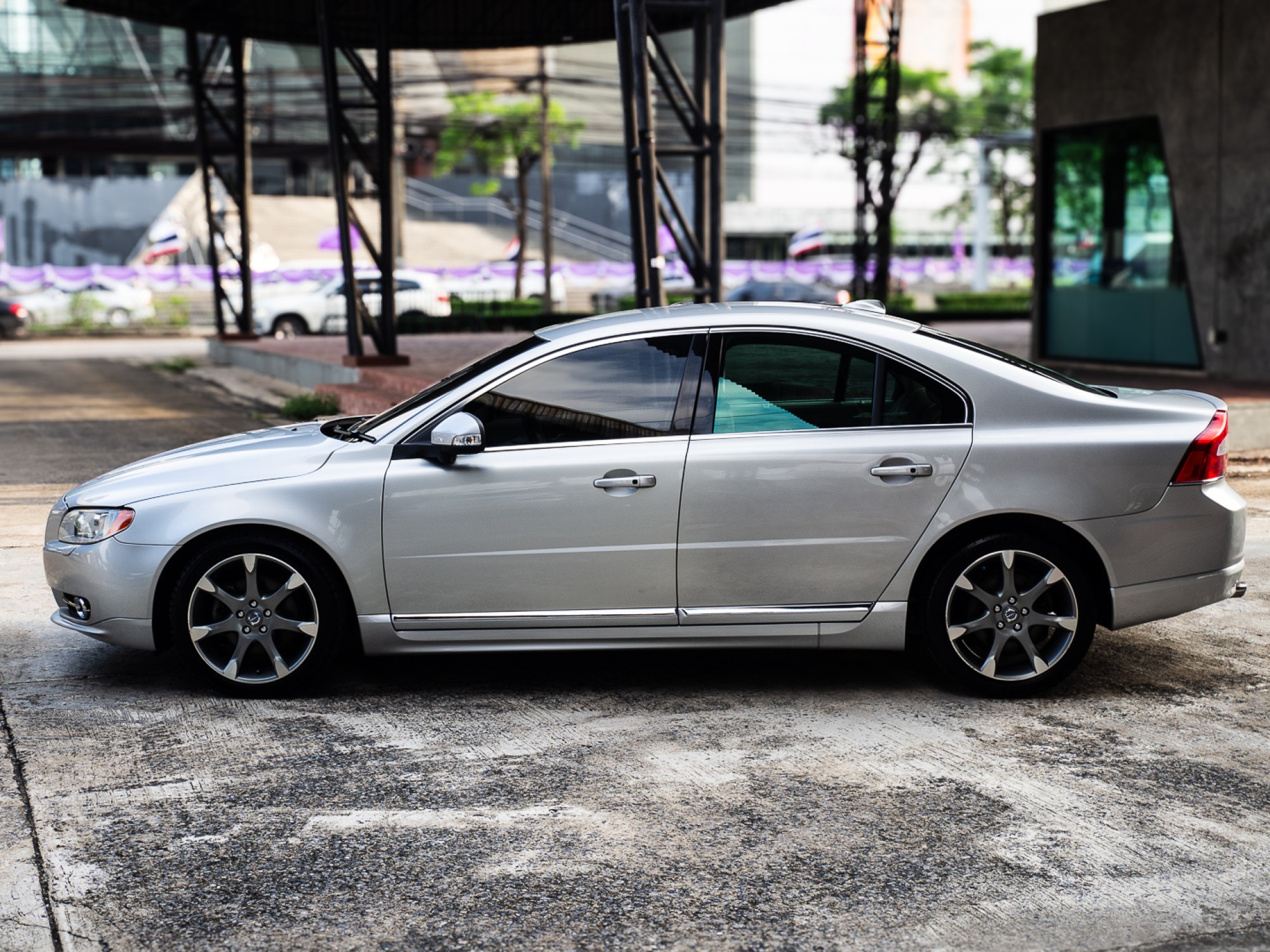 2011 Volvo S80 สีเงิน (รูปที่ 4)