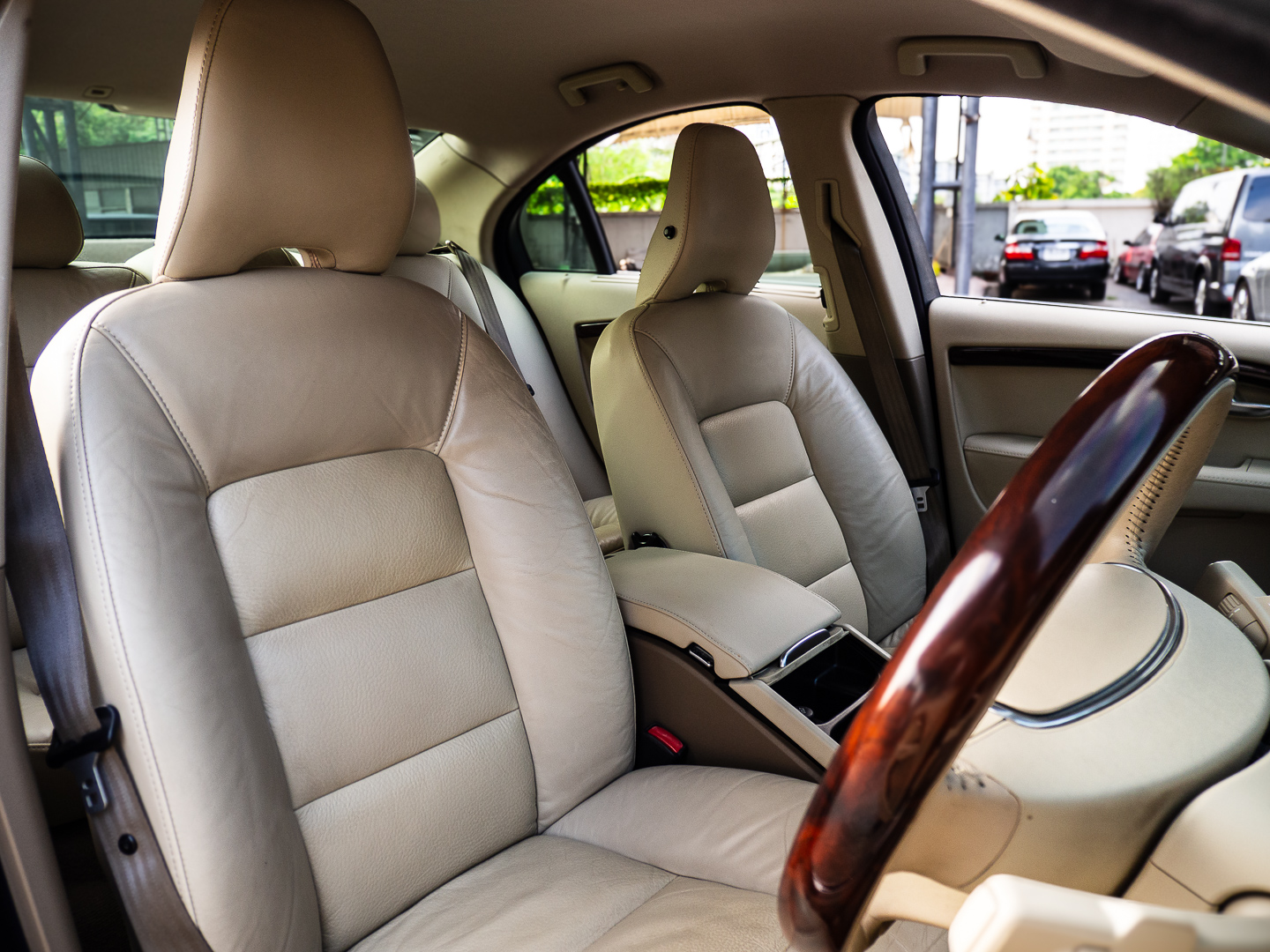2011 Volvo S80 สีเงิน (รูปที่ 9)