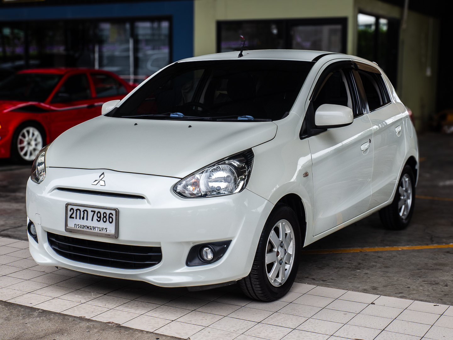 2013 Mitsubishi Mirage สีขาว (รูปที่ 3)