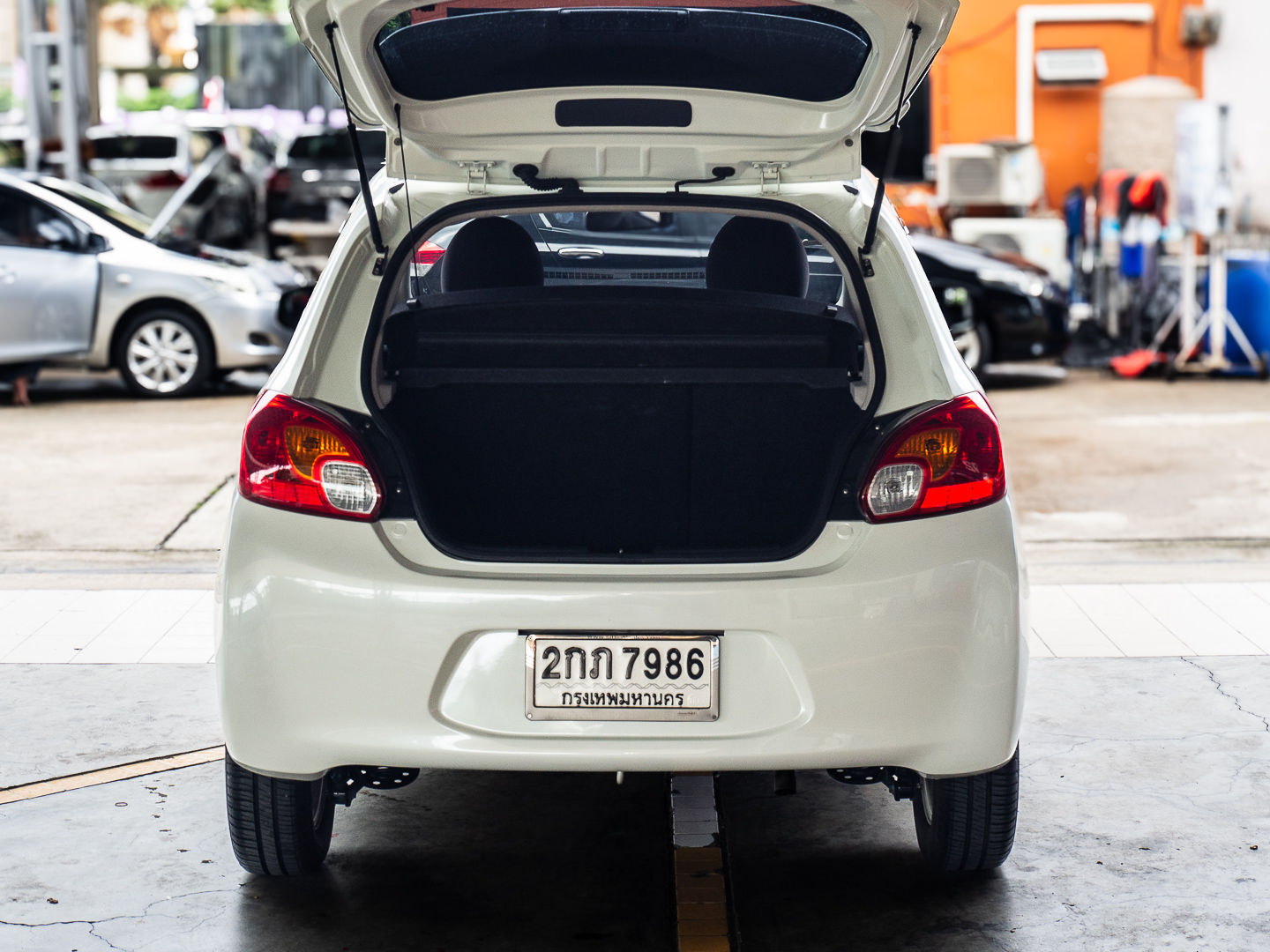 2013 Mitsubishi Mirage สีขาว (รูปที่ 15)
