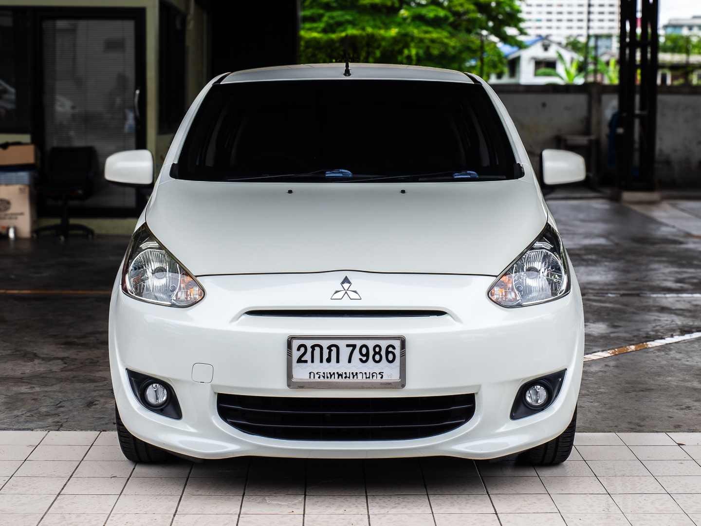 2013 Mitsubishi Mirage สีขาว