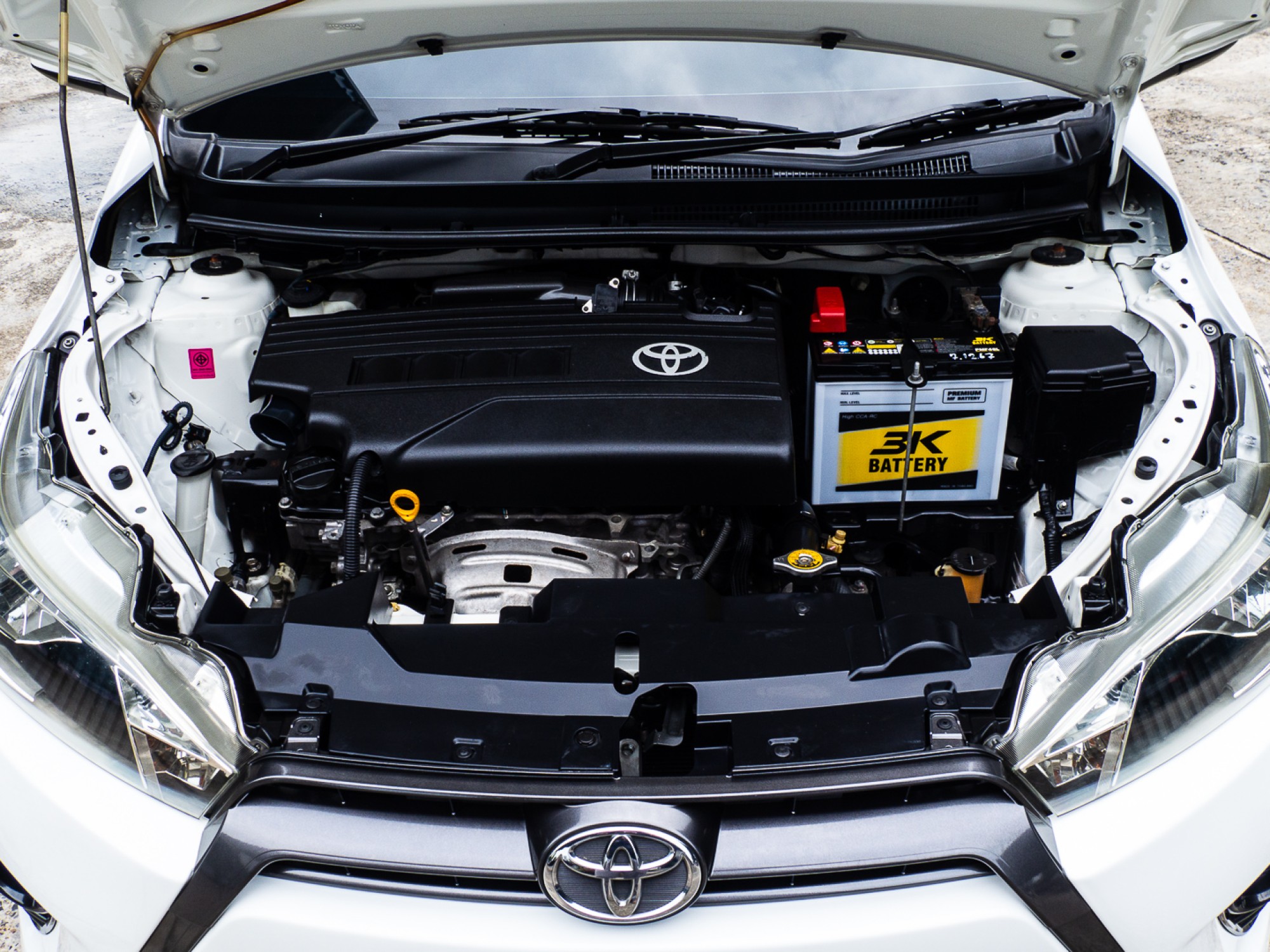 2015 Toyota Yaris สีขาว (รูปที่ 20)