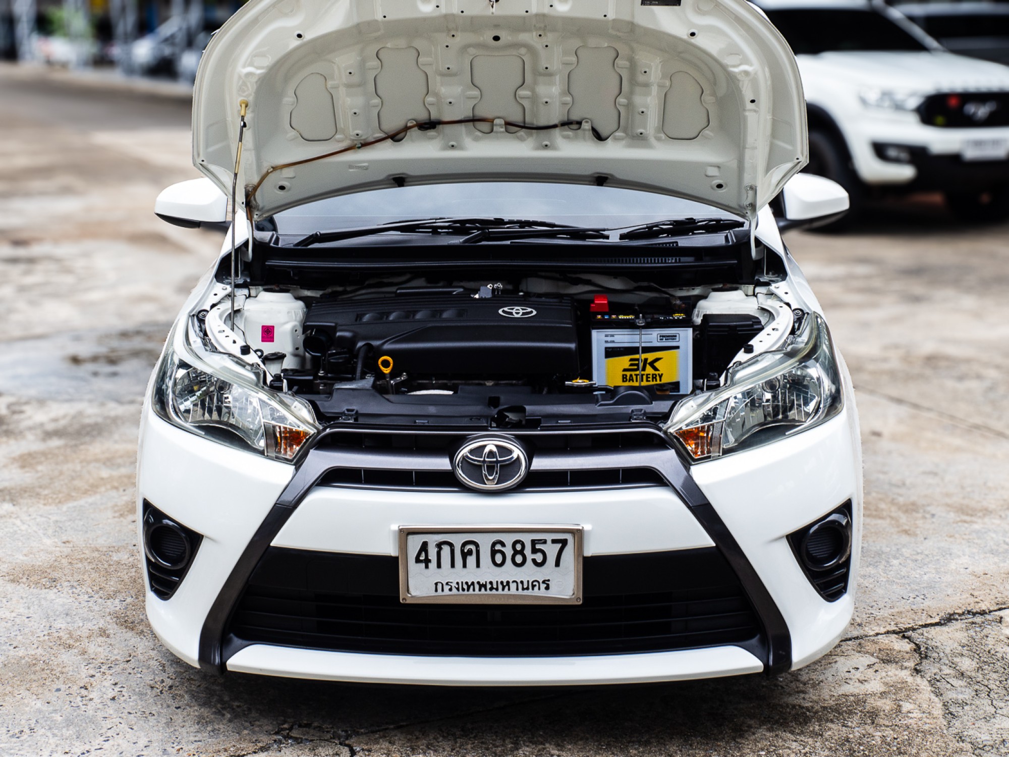 2015 Toyota Yaris สีขาว (รูปที่ 19)