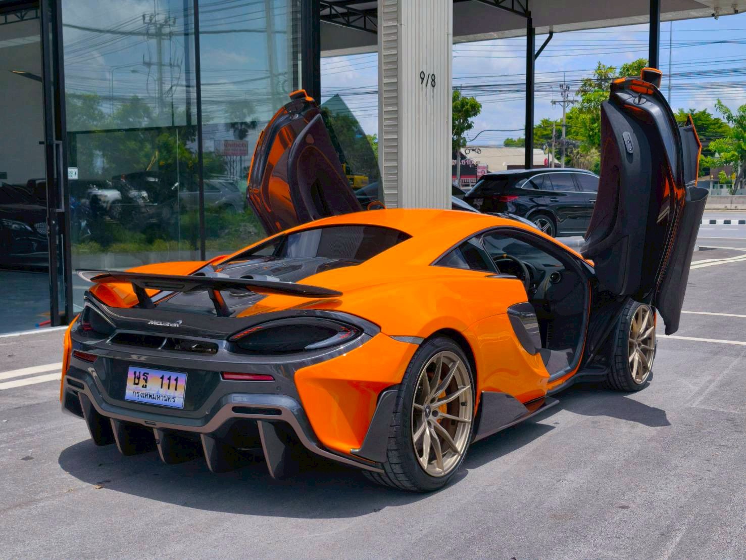 2020 McLaren 600 LT สีส้ม (รูปที่ 3)