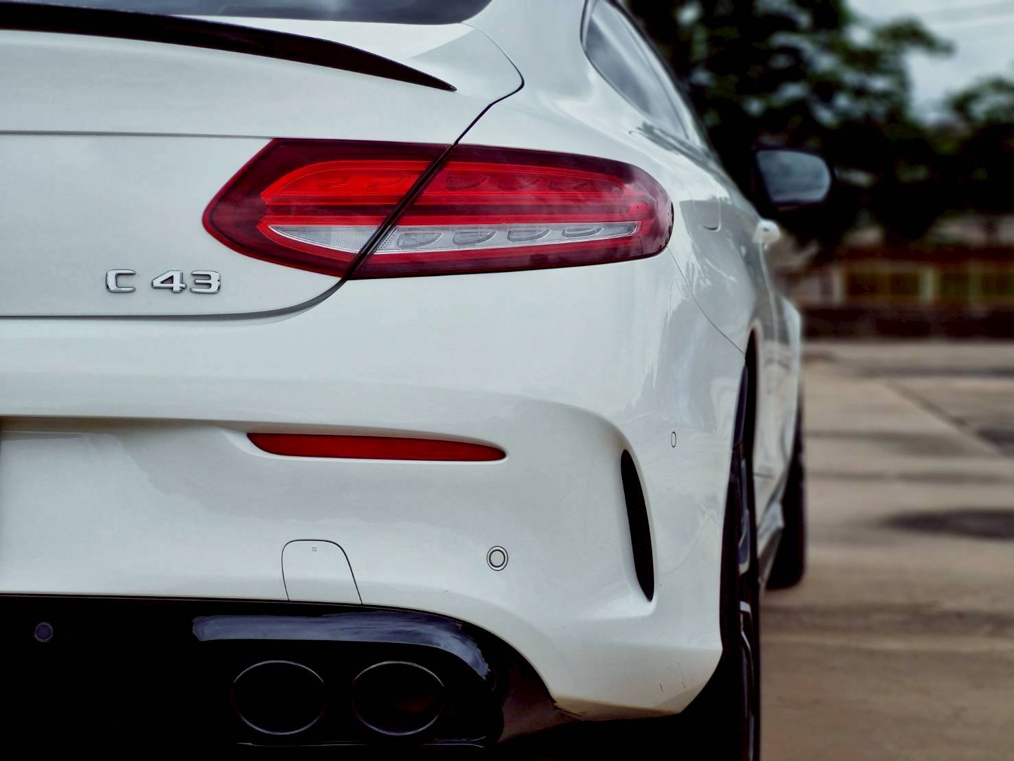 2022 Mercedes-Benz C-Class Coupe C43 AMG สีขาว (รูปที่ 16)