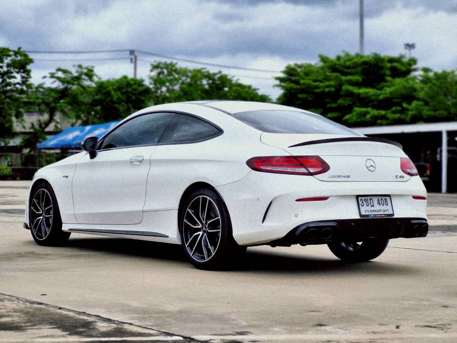 2022 Mercedes-Benz C-Class Coupe C43 AMG สีขาว (รูปที่ 6)