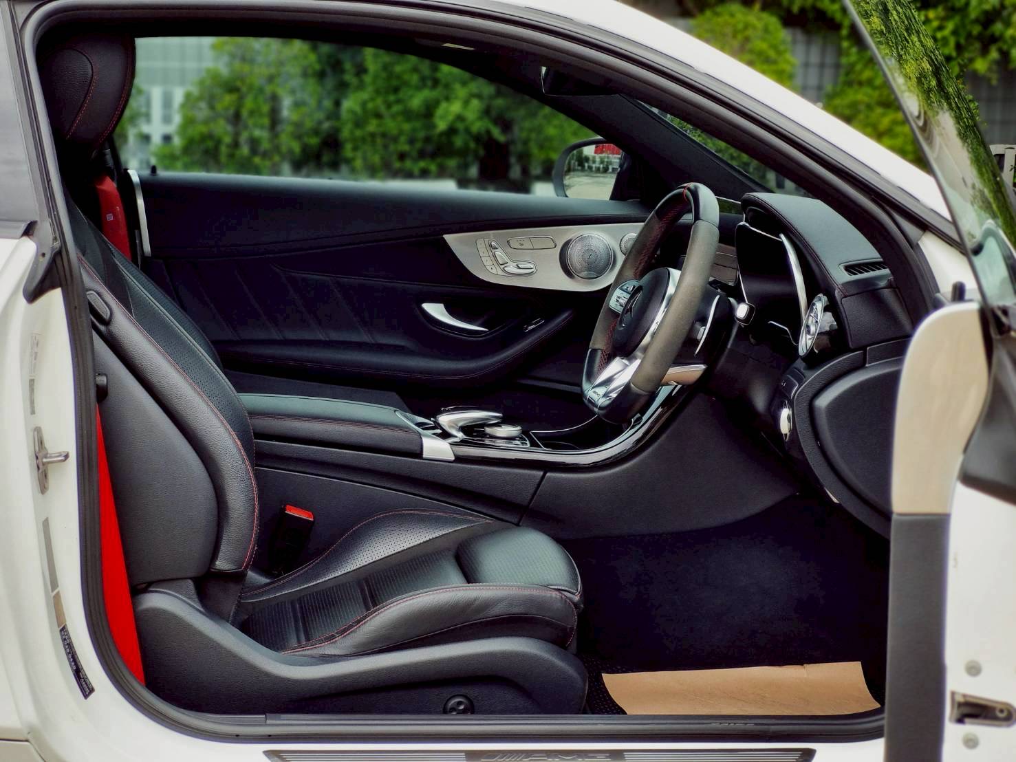 2022 Mercedes-Benz C-Class Coupe C43 AMG สีขาว (รูปที่ 5)