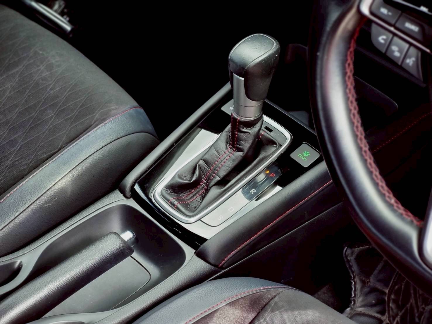 2020 Honda City Hatchback สีแดง (รูปที่ 11)
