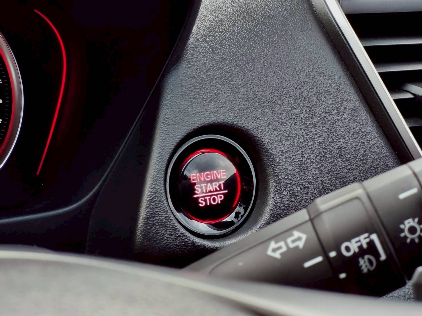 2020 Honda City Hatchback สีแดง (รูปที่ 15)