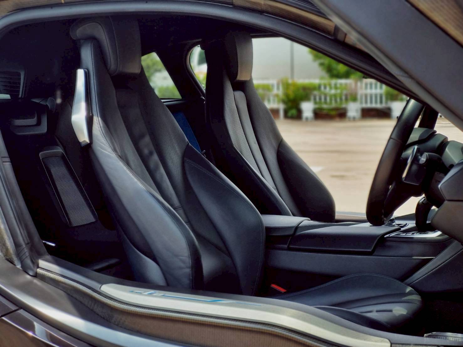 2015 BMW i8 สีเทา (รูปที่ 9)