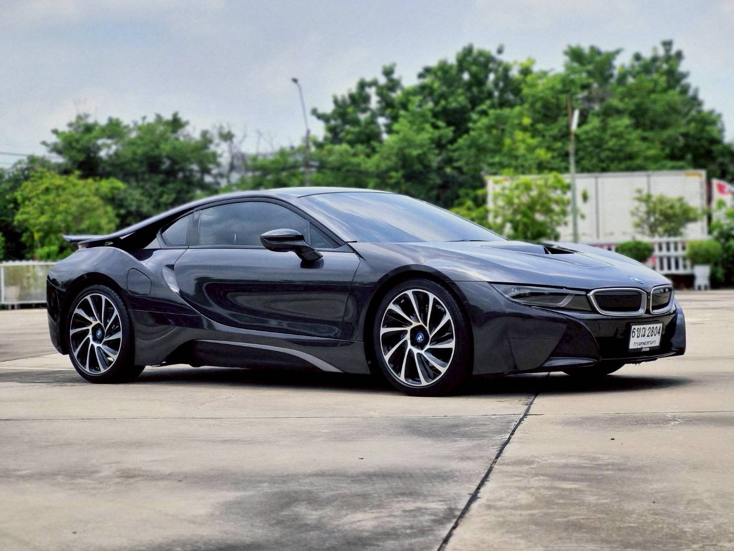 2015 BMW i8 สีเทา (รูปที่ 5)