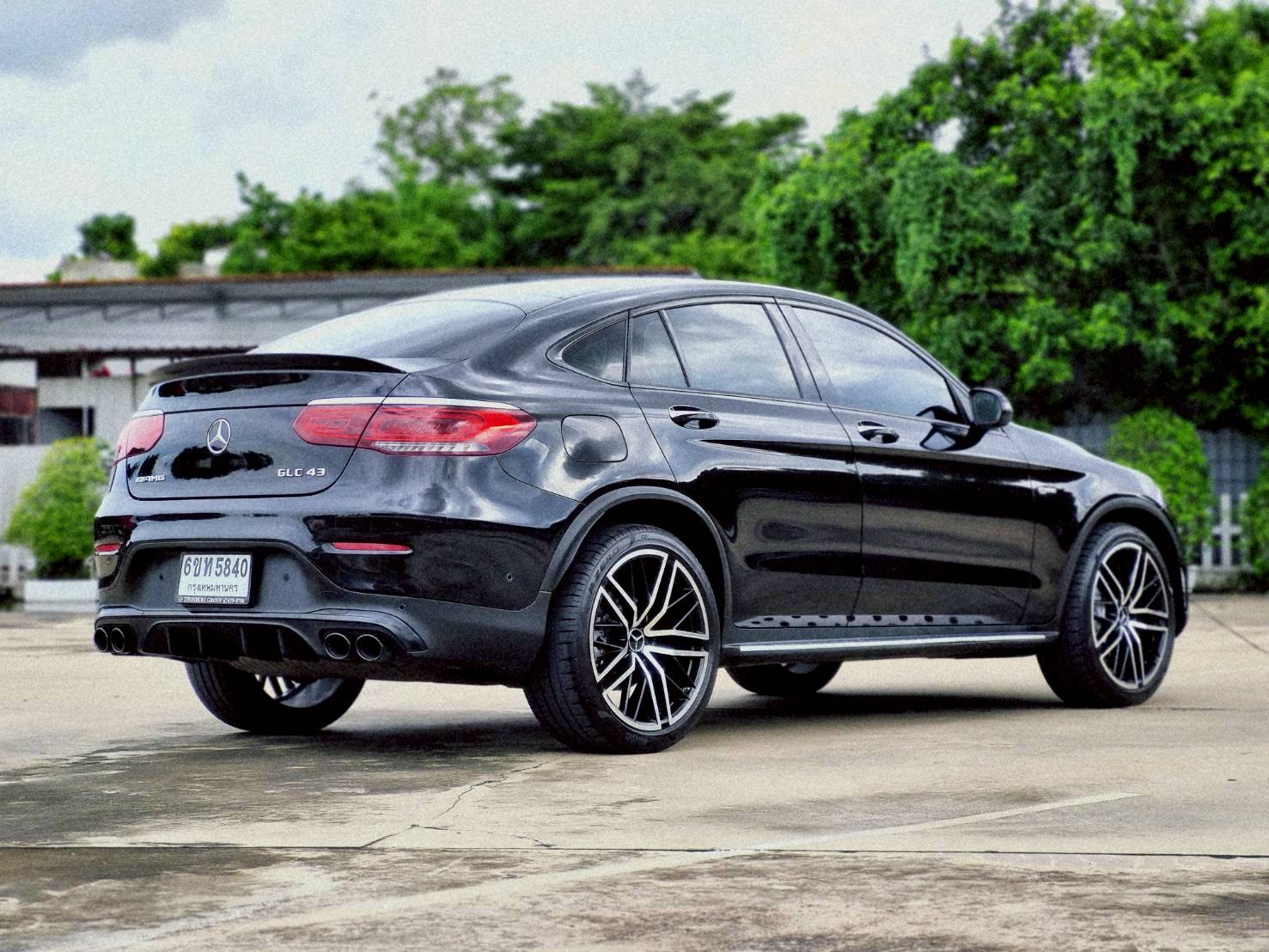 2022 Mercedes-Benz GLC-Class GLC43 (Facelift) สีดำ (รูปที่ 6)