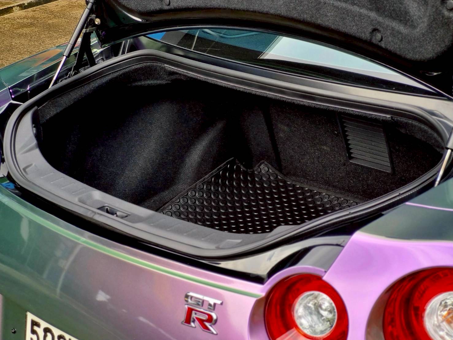 2011 Nissan GT-R (R35) สีดำ (รูปที่ 13)