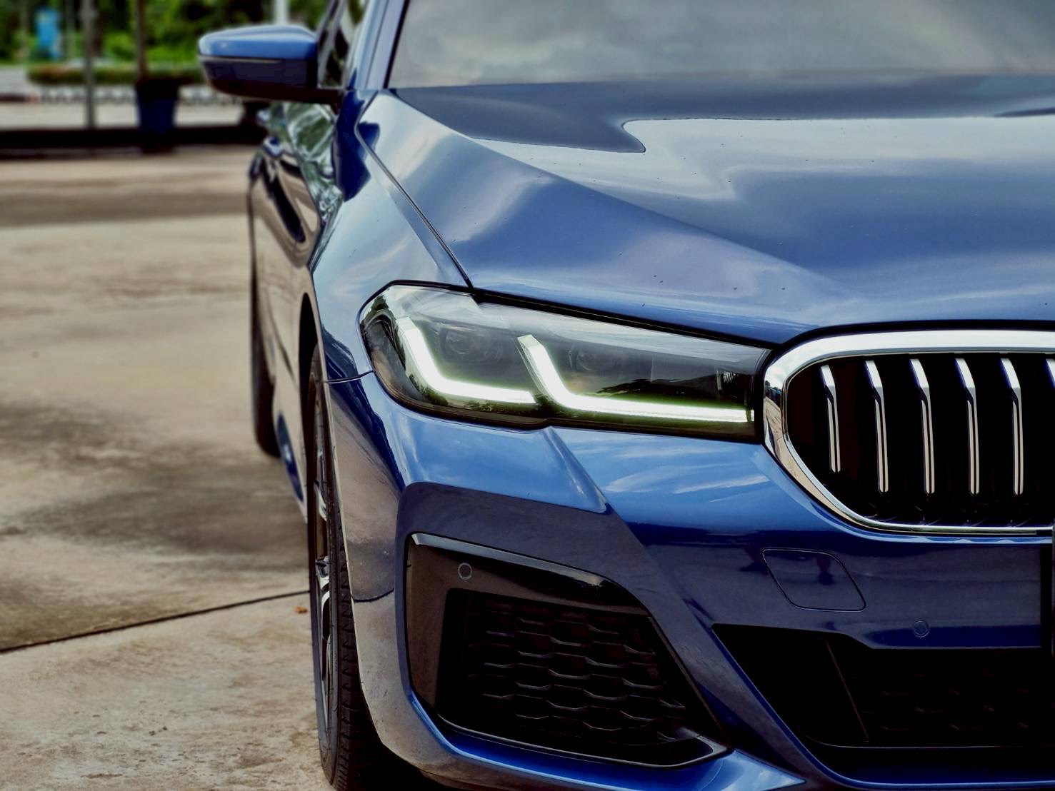 2021 BMW 5 Series G30 530e สีน้ำเงิน (รูปที่ 16)