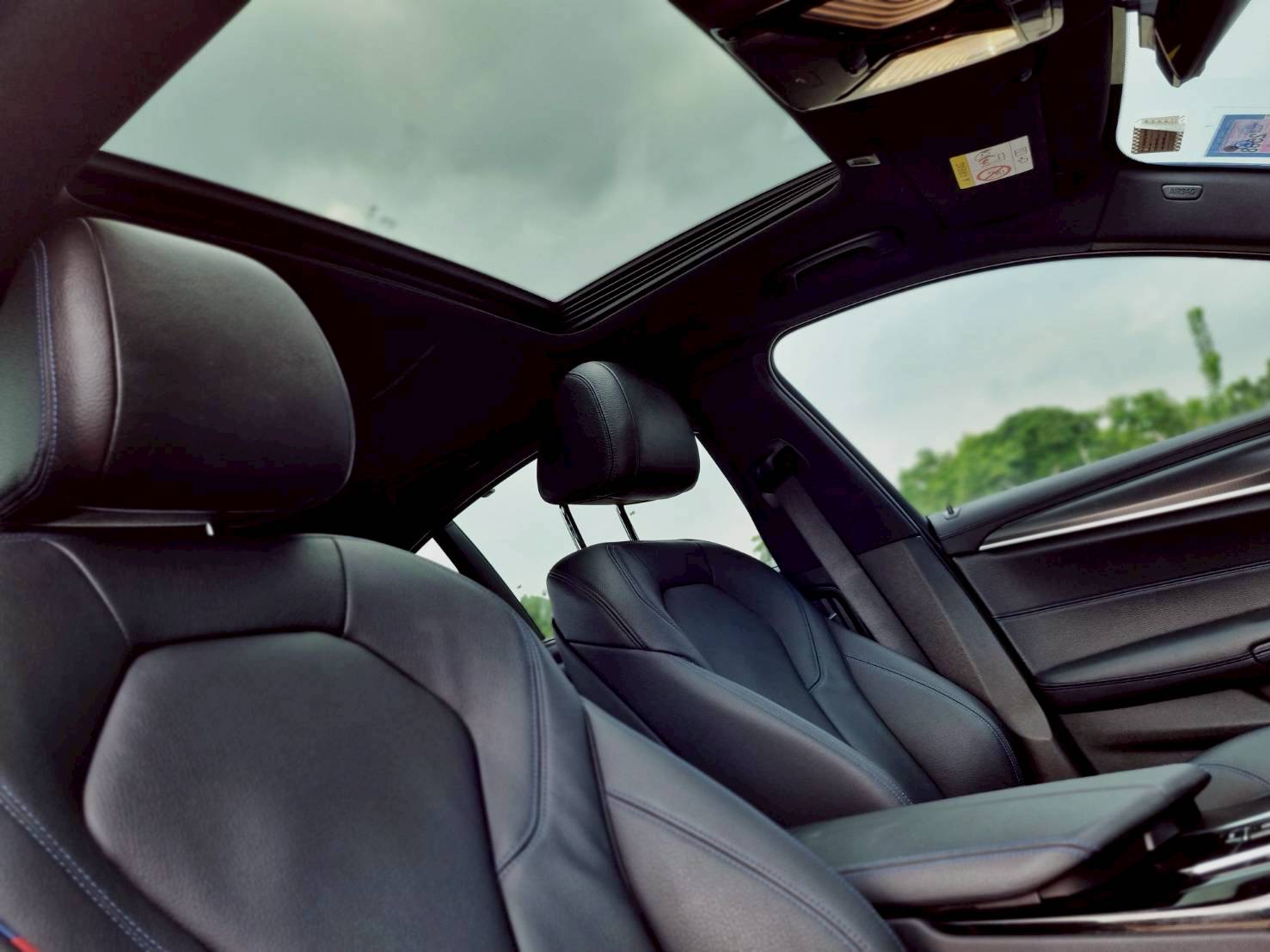 2021 BMW 5 Series G30 530e สีน้ำเงิน (รูปที่ 15)
