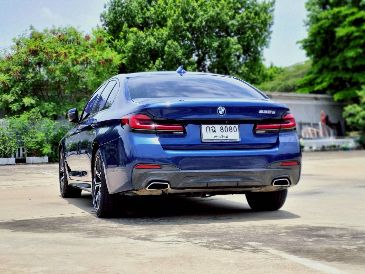 2021 BMW 5 Series G30 530e สีน้ำเงิน (รูปที่ 5)