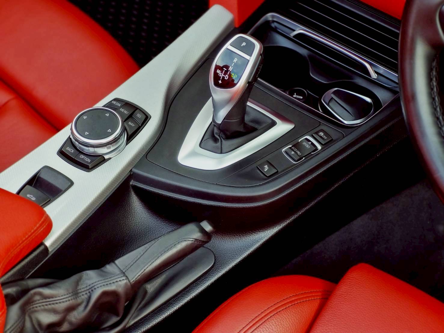 2016 BMW 4 Series F32 420Ci สีขาว (รูปที่ 11)