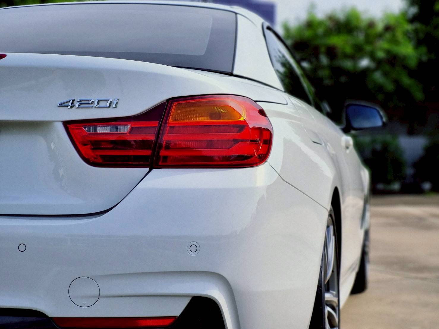 2016 BMW 4 Series F32 420Ci สีขาว (รูปที่ 17)