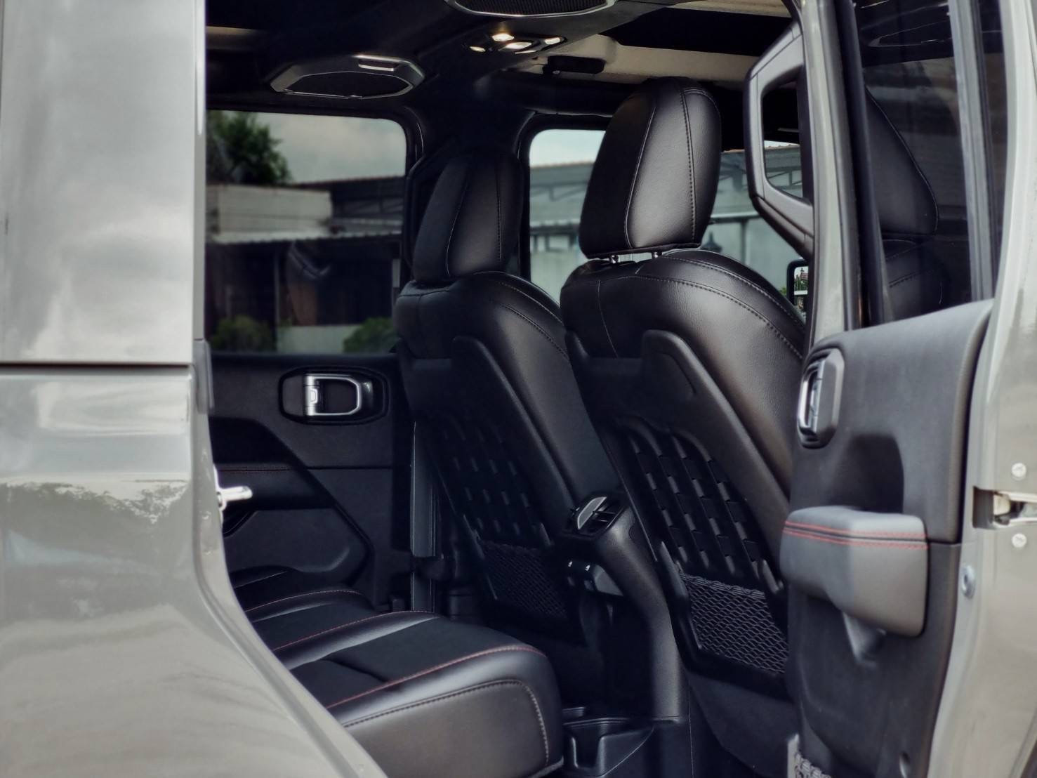 2021 Jeep GLADIATOR RUBICON 3.6 V6 สีเทา (รูปที่ 10)