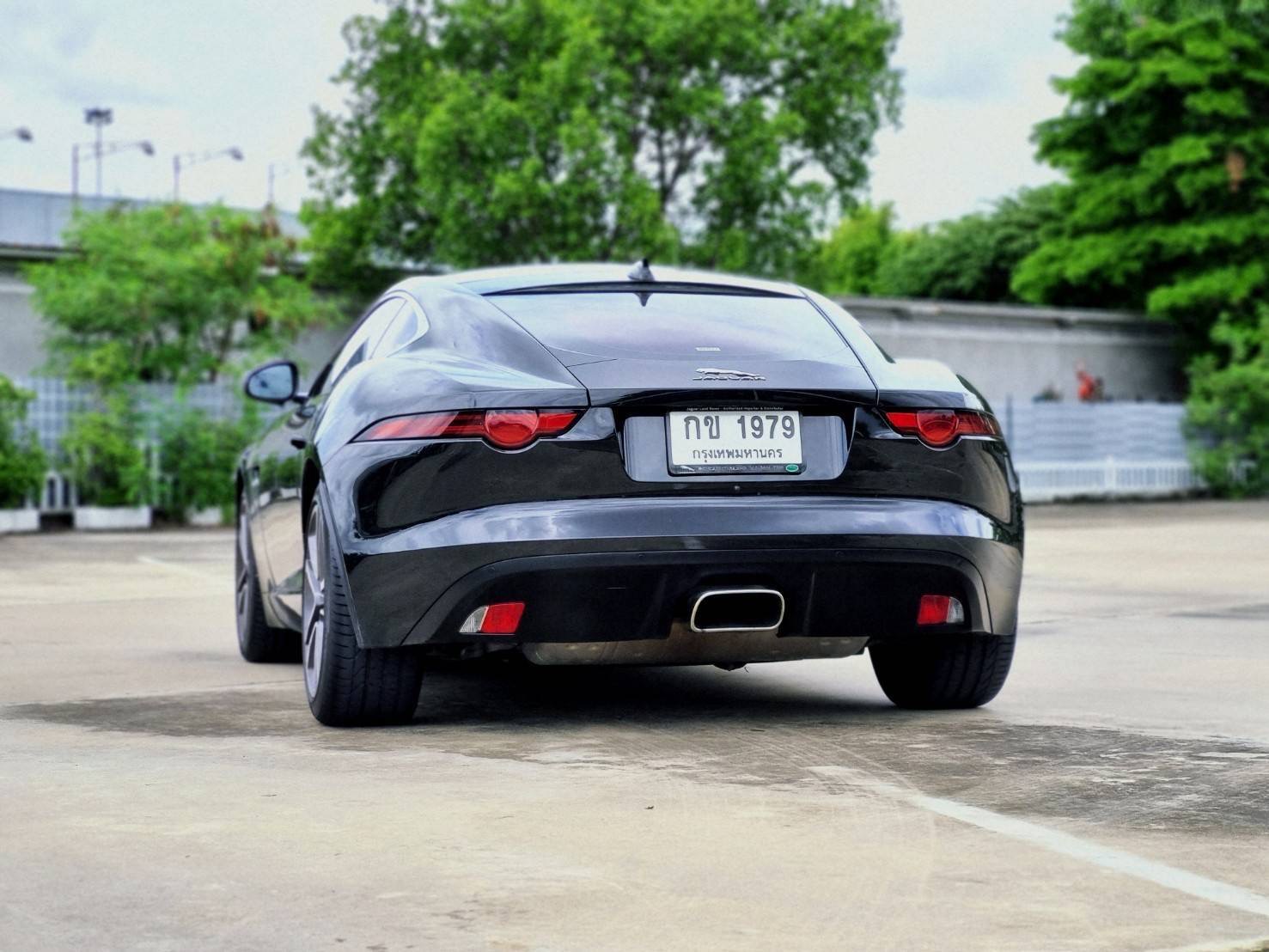 2019 Jaguar F-Type Coupe สีดำ (รูปที่ 5)