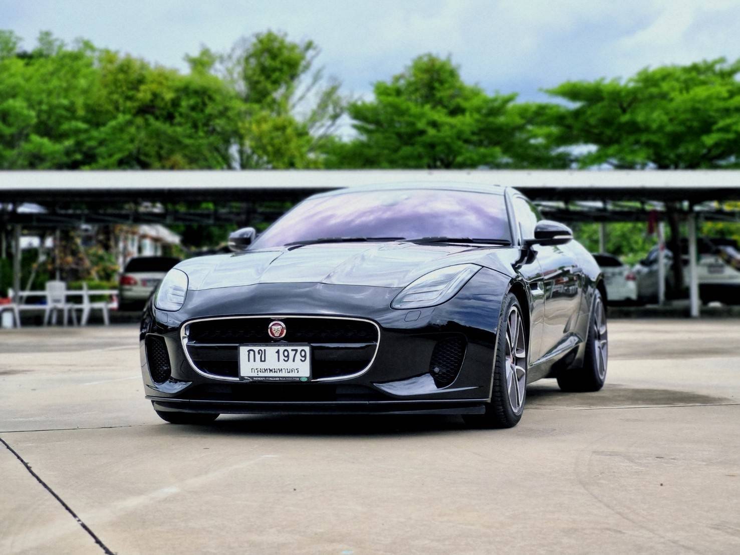 2019 Jaguar F-Type Coupe สีดำ (รูปที่ 2)