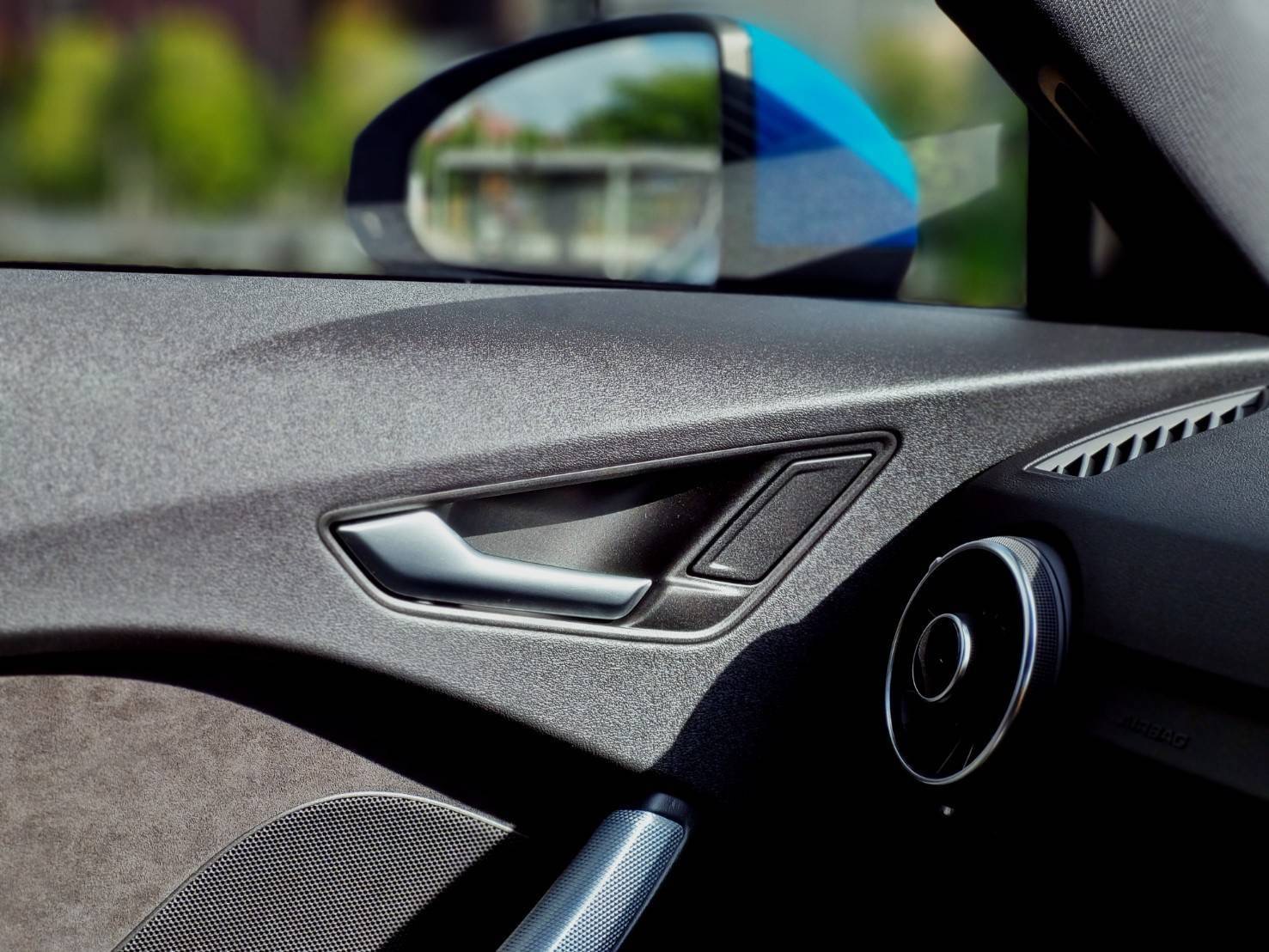 2020 Audi TT สีฟ้า (รูปที่ 11)