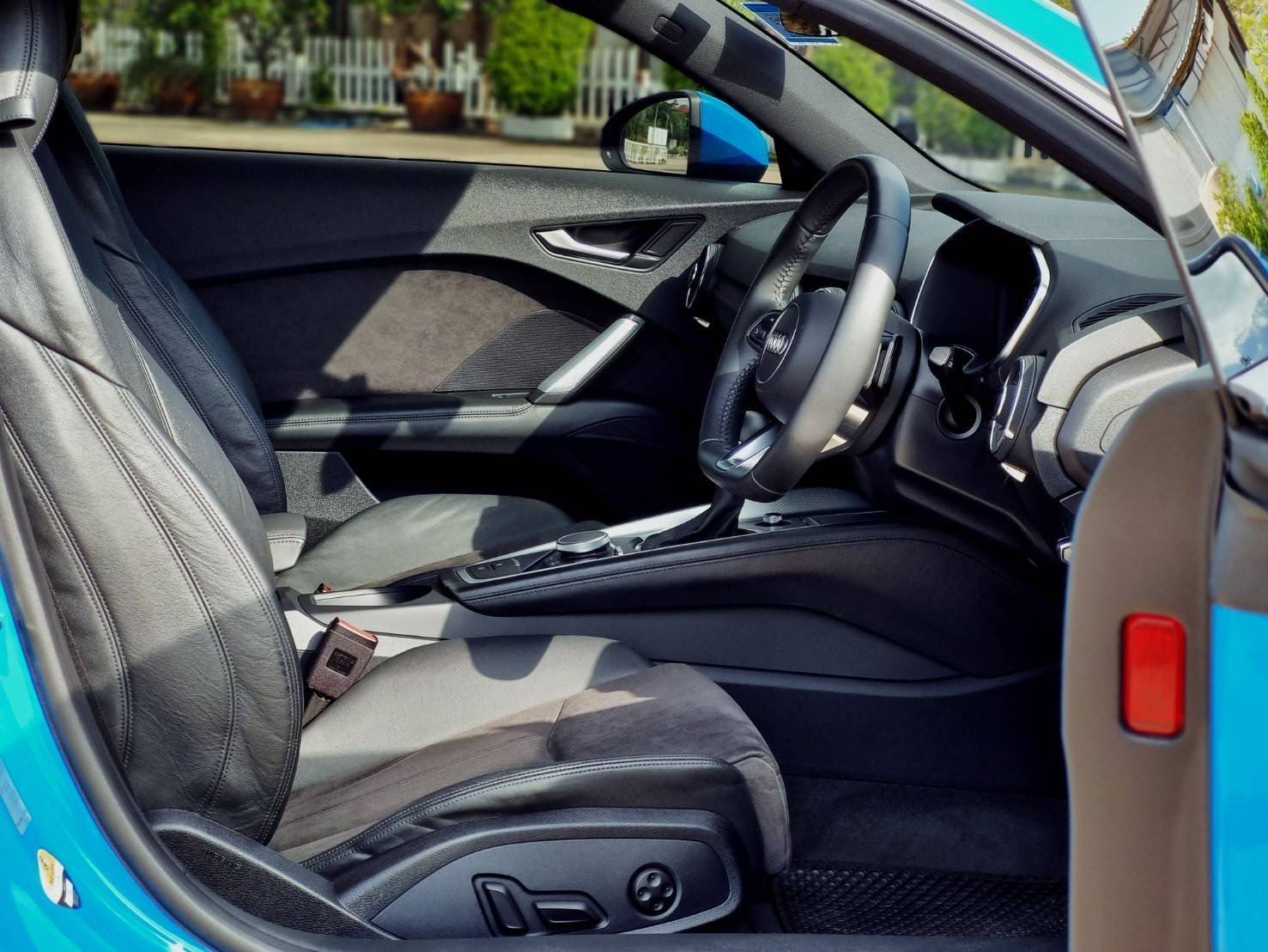 2020 Audi TT สีฟ้า (รูปที่ 5)