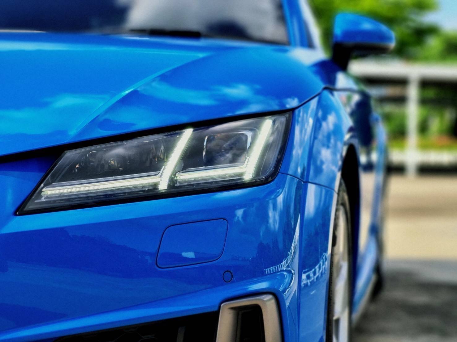 2020 Audi TT สีฟ้า (รูปที่ 18)
