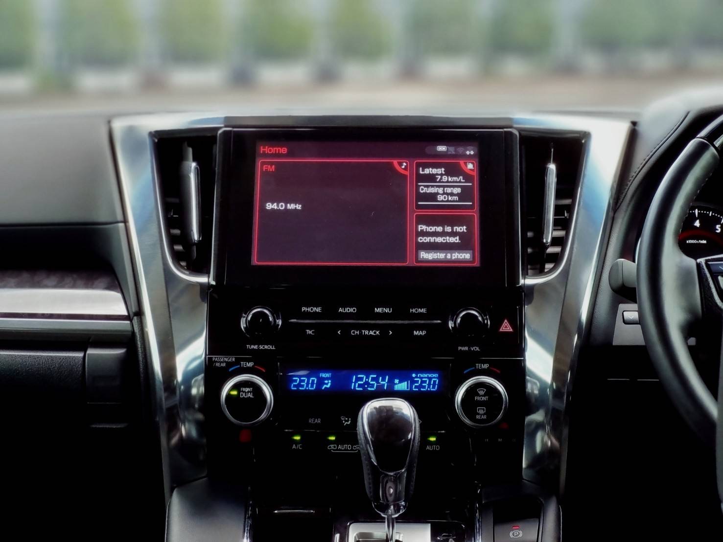 2020 Toyota Alphard สีแดง (รูปที่ 13)