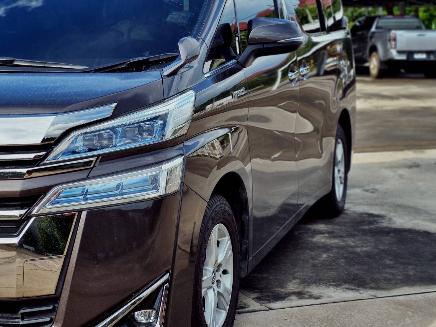 2018 Toyota Vellfire สีน้ำตาล (รูปที่ 17)