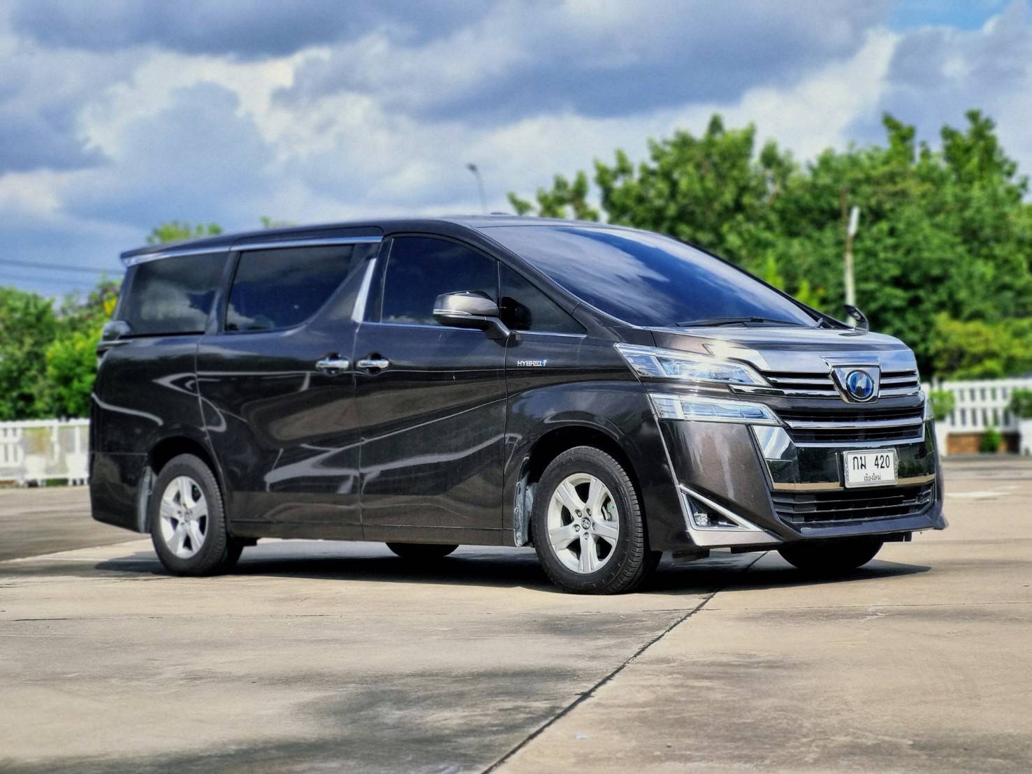 2018 Toyota Vellfire สีน้ำตาล (รูปที่ 3)