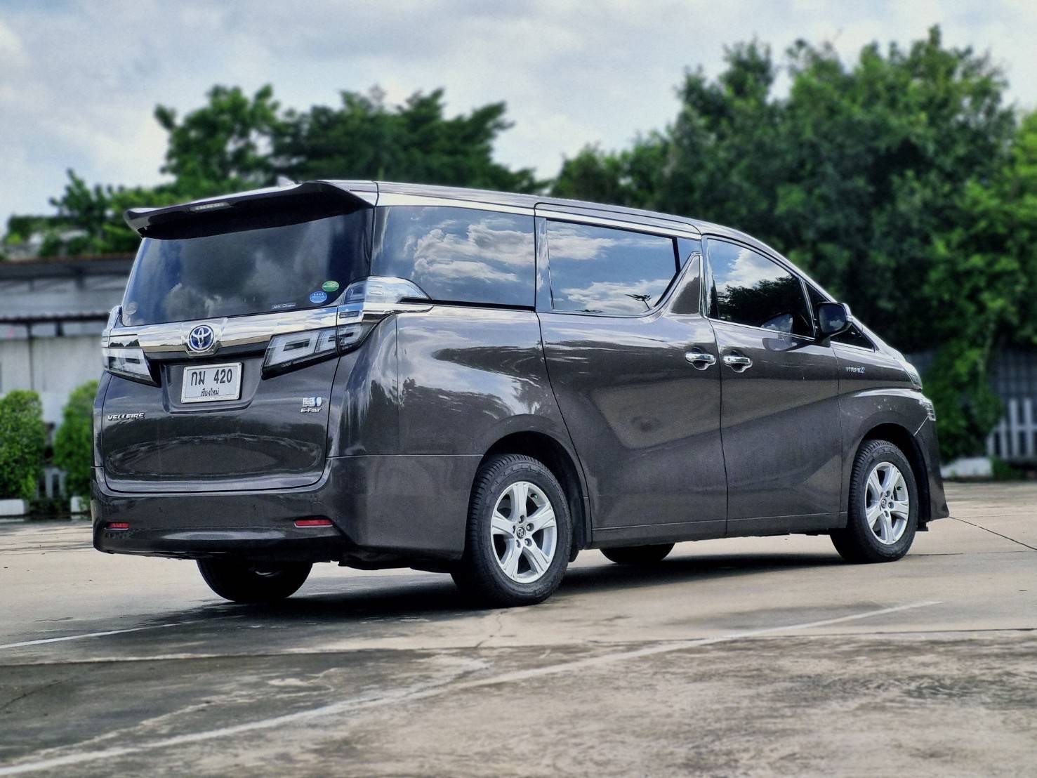 2018 Toyota Vellfire สีน้ำตาล (รูปที่ 4)