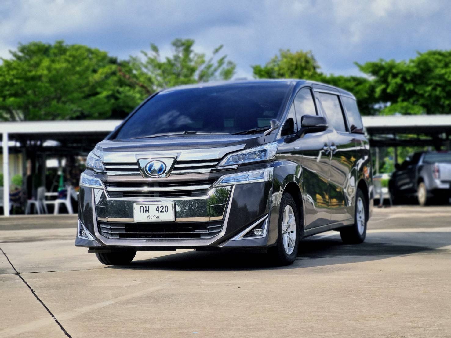 2018 Toyota Vellfire สีน้ำตาล (รูปที่ 2)