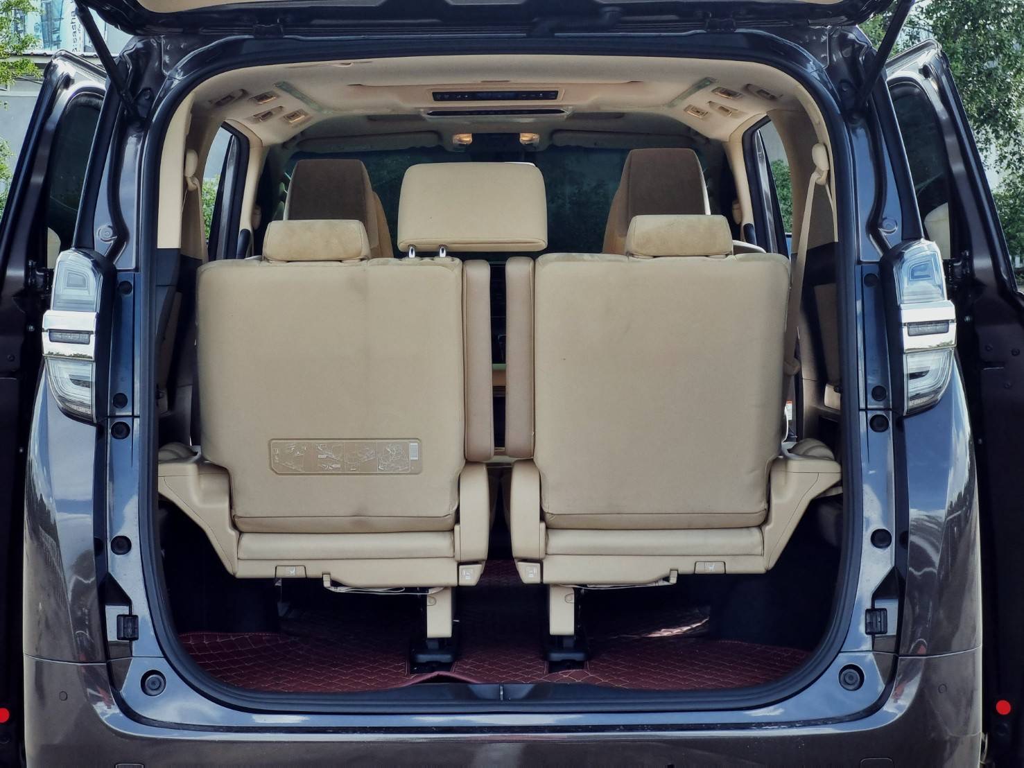 2018 Toyota Vellfire สีน้ำตาล (รูปที่ 14)