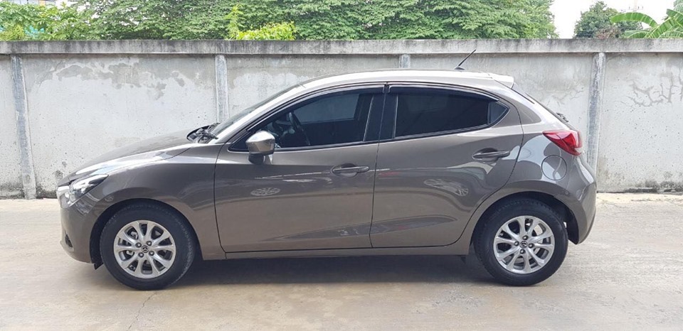 Mazda 2 Hatchback (5 ประตู) ปี 2019 สีเทา (รูปที่ 5)