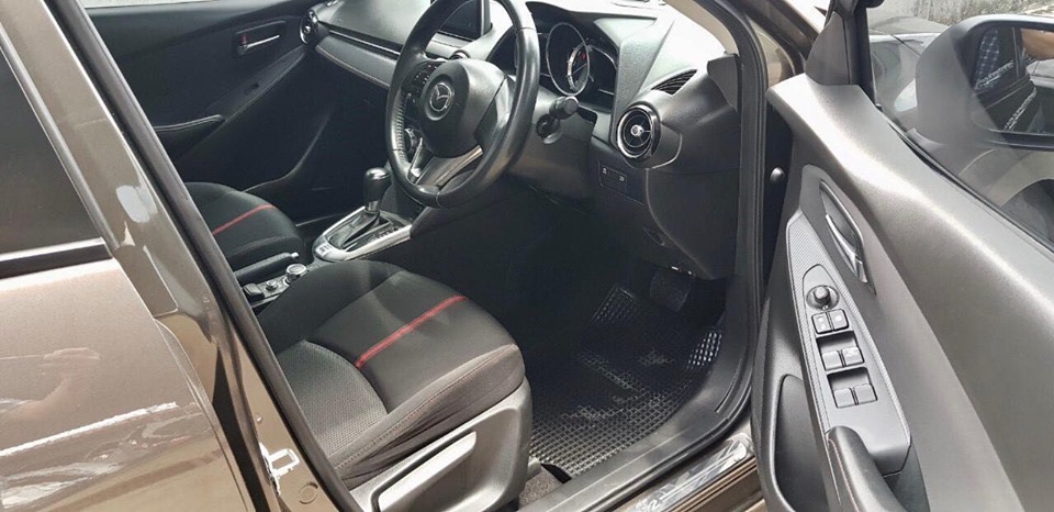 Mazda 2 Hatchback (5 ประตู) ปี 2019 สีเทา