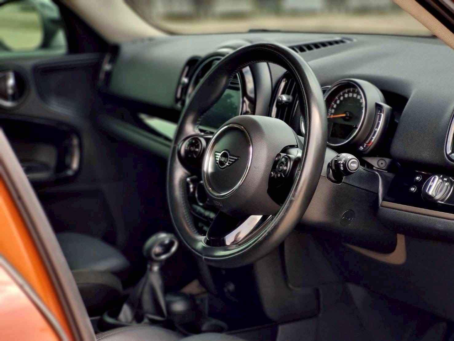 2018 Mini Countryman F60 สีน้ำตาล (รูปที่ 9)