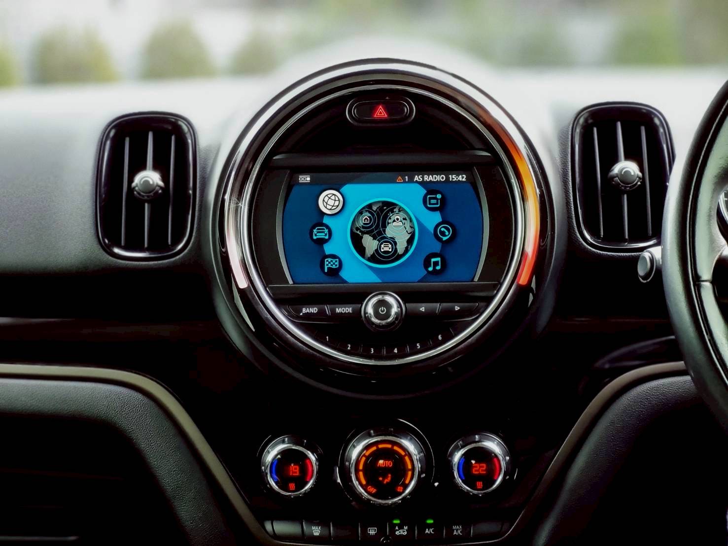2018 Mini Countryman F60 สีน้ำตาล (รูปที่ 13)