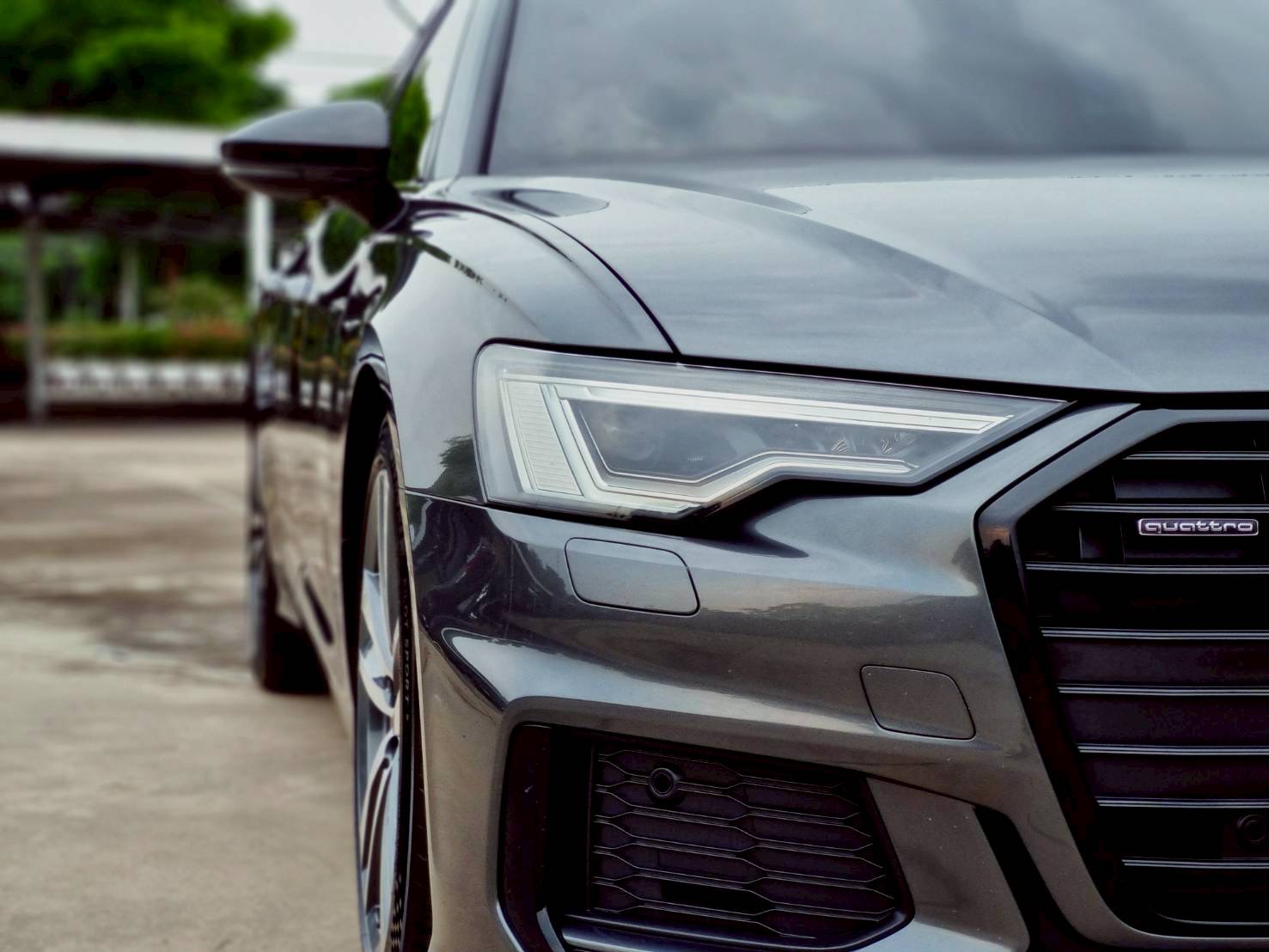 2020 Audi A6 RS6 Avant สีดำ (รูปที่ 16)