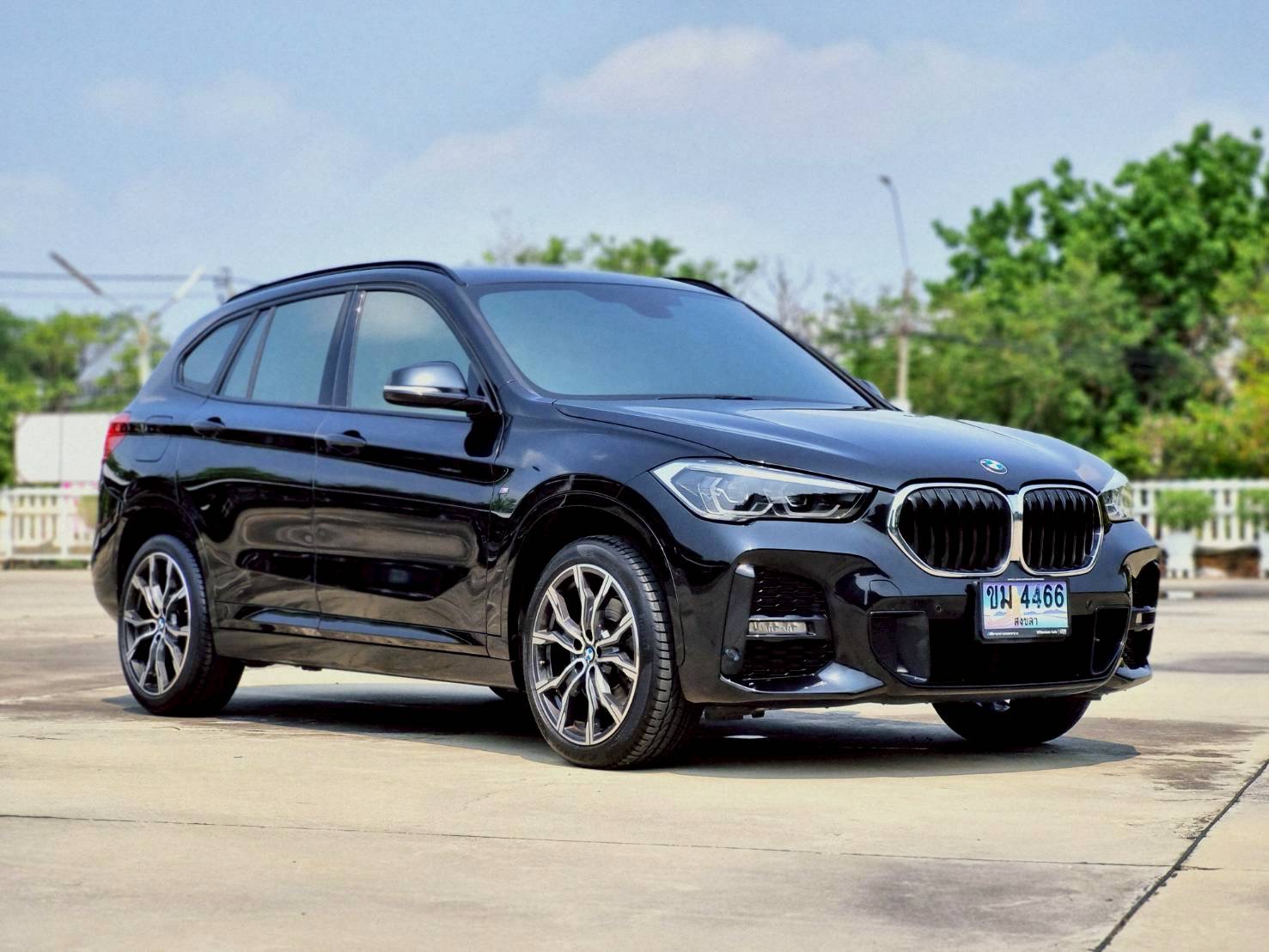 2021 BMW X1 F48 สีดำ (รูปที่ 3)