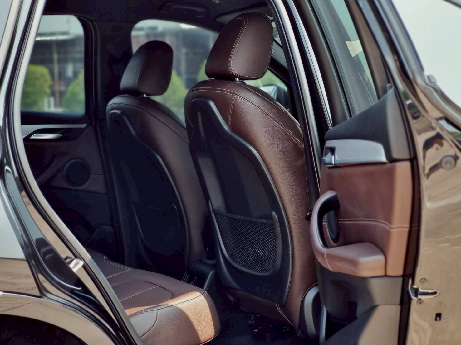 2021 BMW X1 F48 สีดำ (รูปที่ 10)