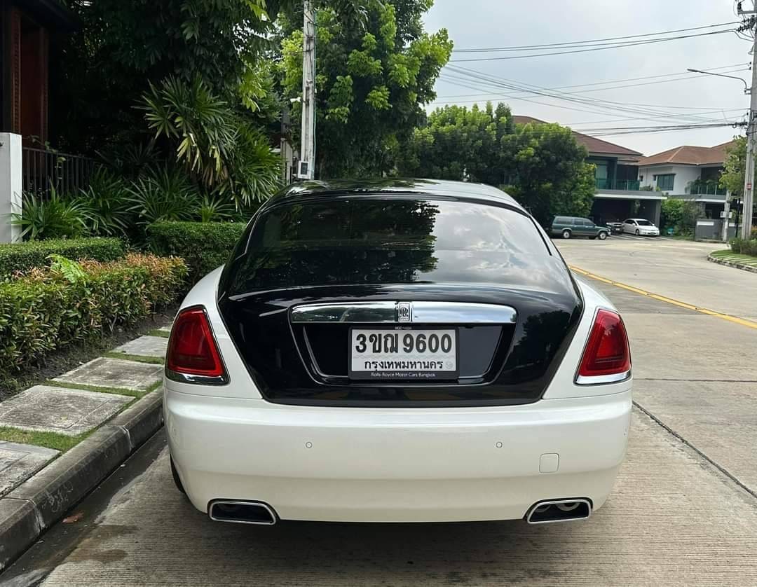 2017 Rolls-Royce Wraith สีขาว (รูปที่ 6)