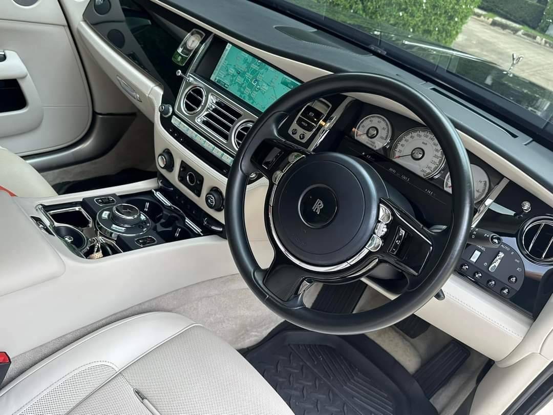 2017 Rolls-Royce Wraith สีขาว (รูปที่ 9)