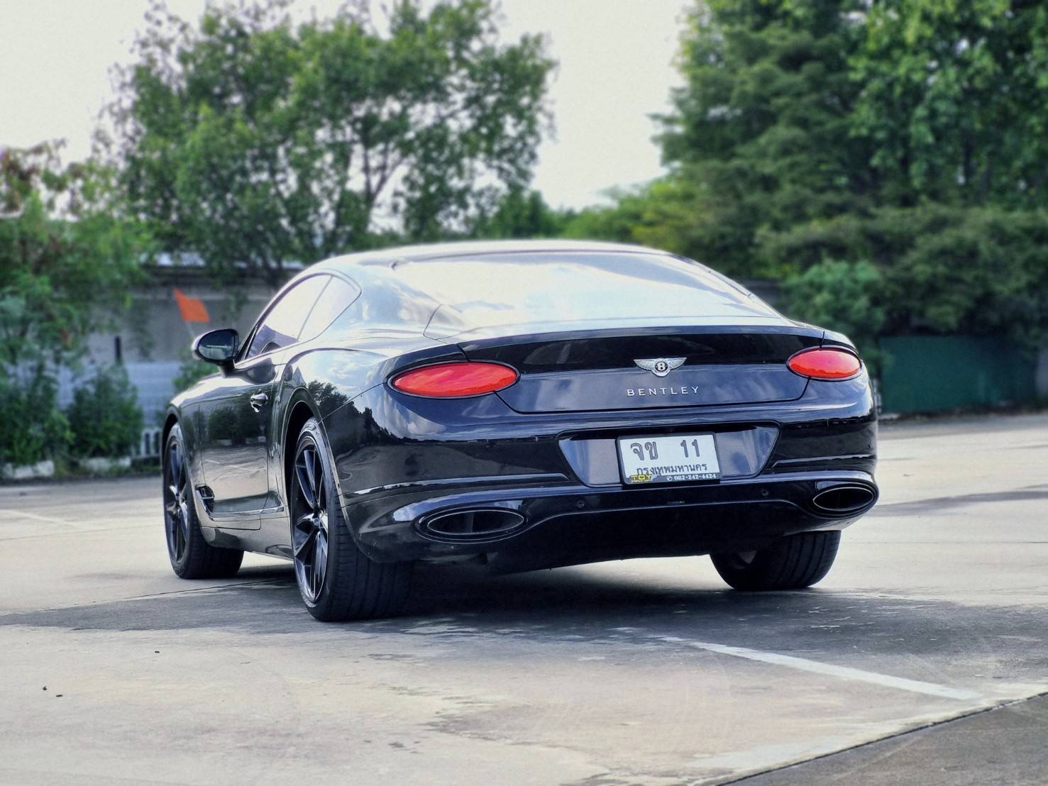 2020 Bentley Continental GT สีดำ (รูปที่ 6)