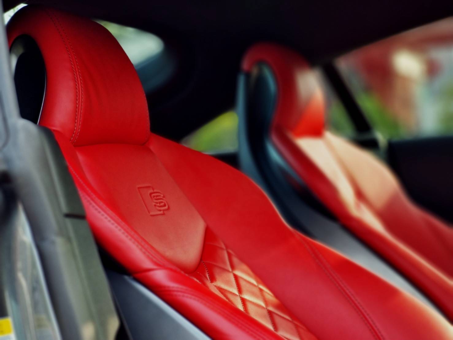 2018 Audi TT สีเทา (รูปที่ 15)