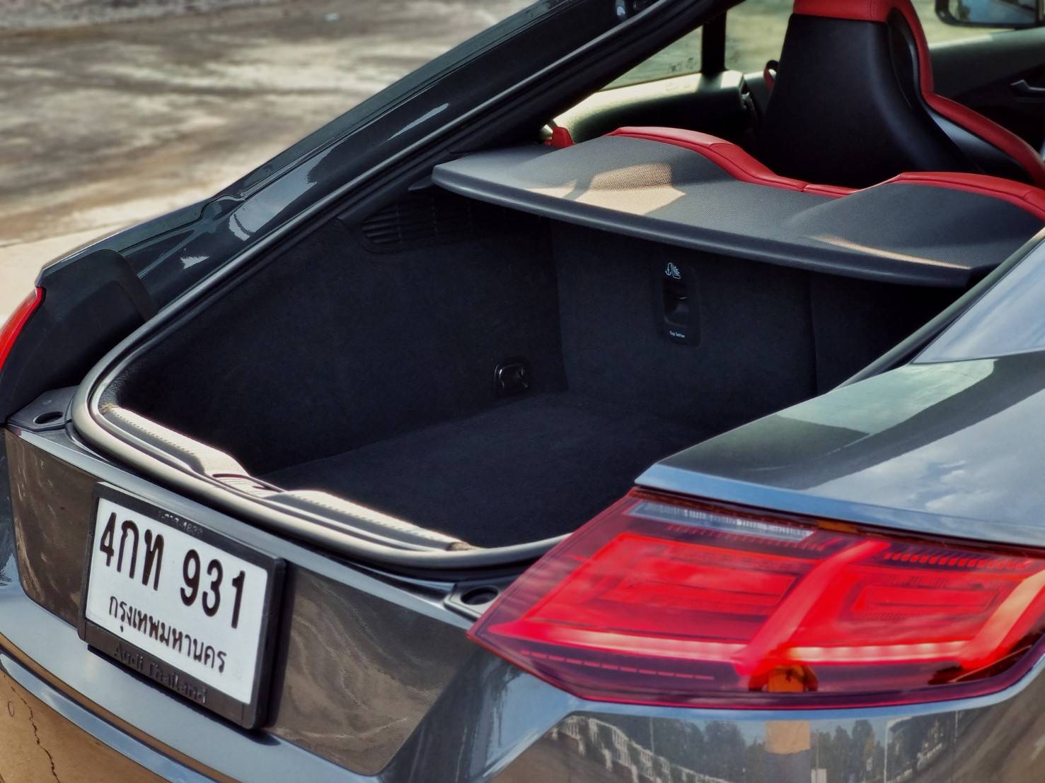 2018 Audi TT สีเทา (รูปที่ 14)