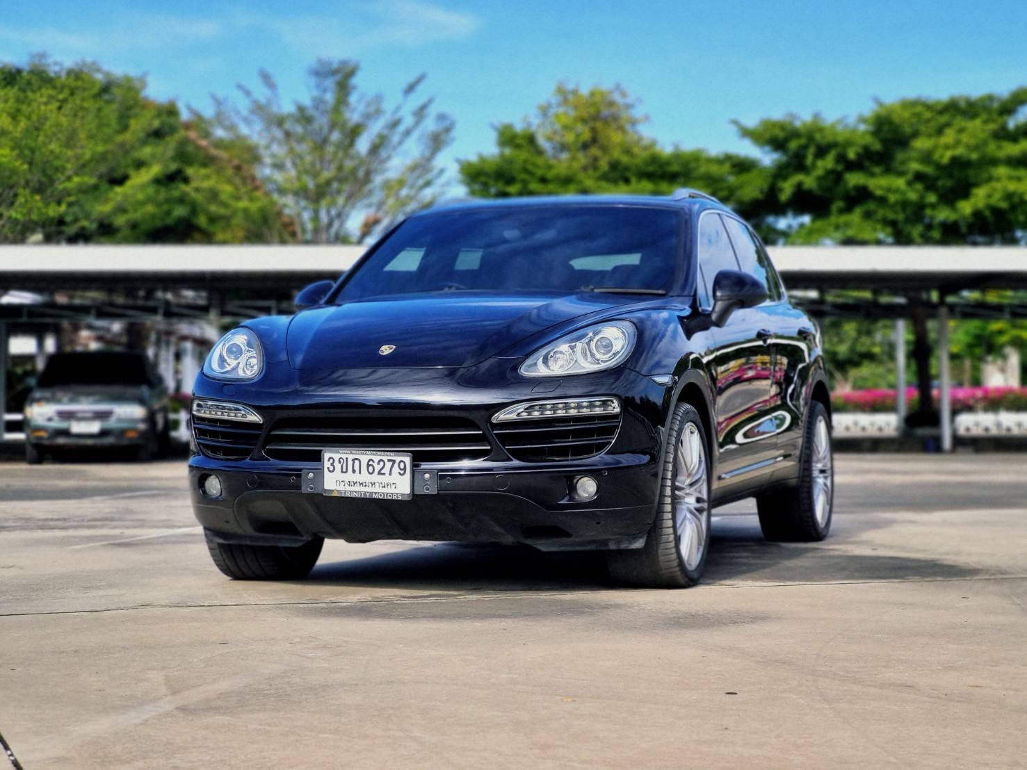 2012 Porsche Cayenne สีดำ (รูปที่ 2)