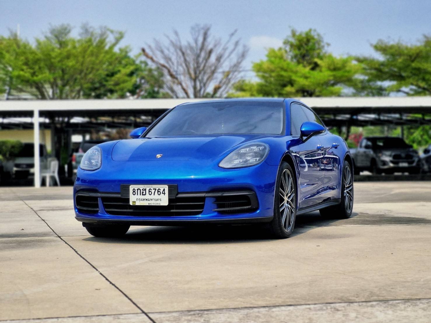 2019 Porsche Panamera E-Hybrid สีน้ำเงิน (รูปที่ 2)