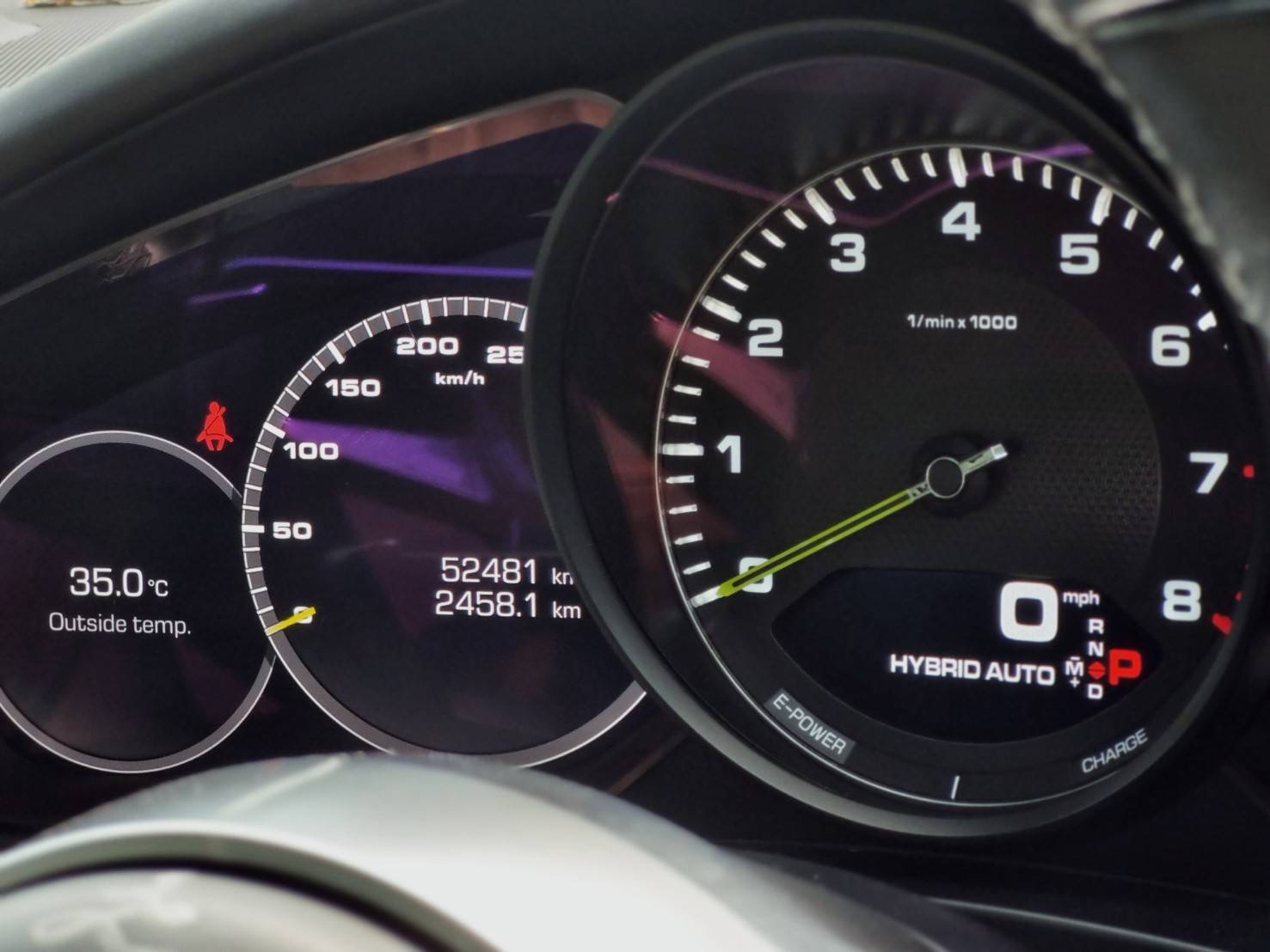 2019 Porsche Panamera E-Hybrid สีน้ำเงิน (รูปที่ 12)